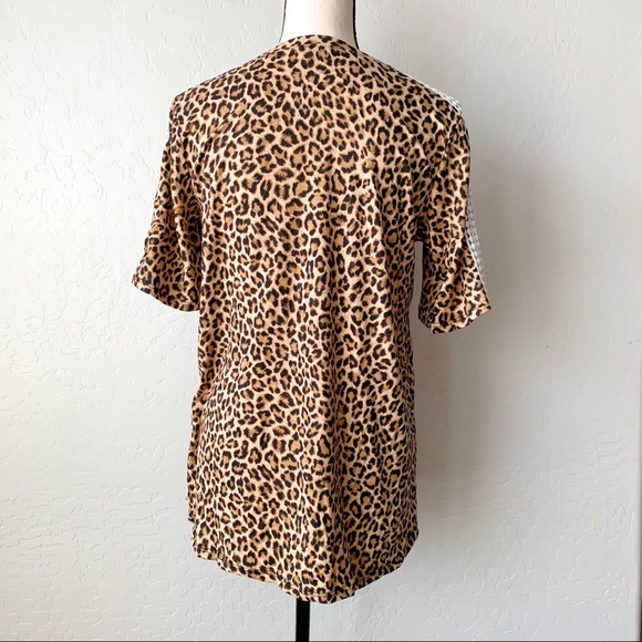 Leopard Print Tee with Lace Detail on Sleeves - Picture 6 of 7